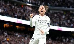 مدرب ميلان ماسيميليانو أليغري يعلن ضم مودريتش إلى ميلان الإيطالي قادماً من ريال مدريد.